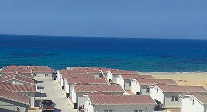 Кармод је префабриковао село за одмор у Либији